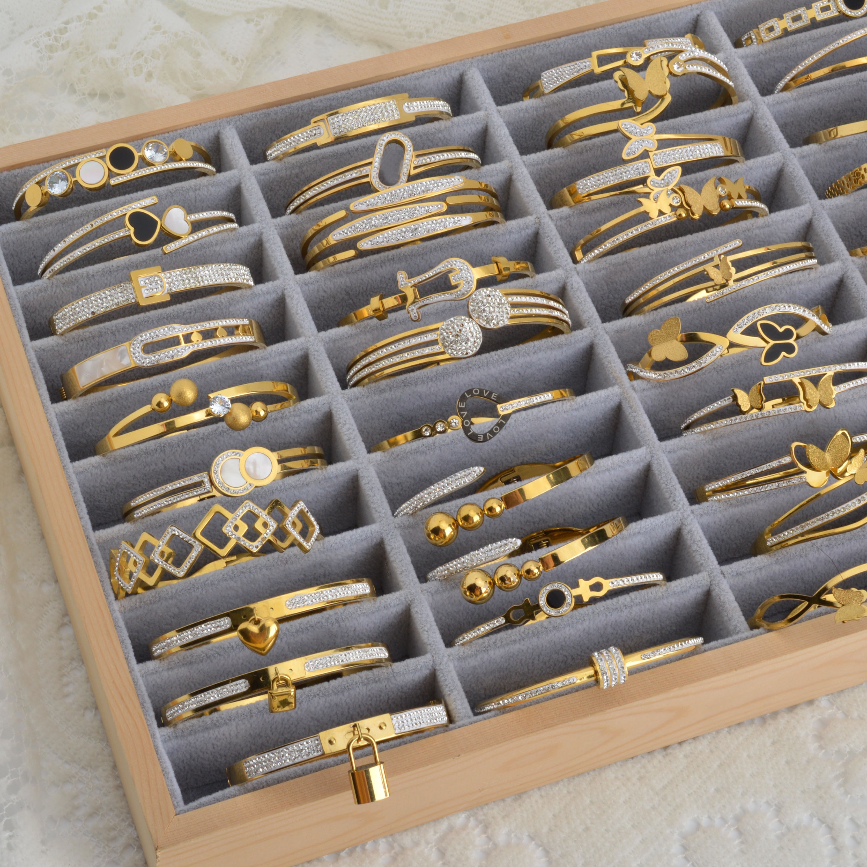 18K Gold-Plated Stainless Steel Heart Bracelet, image 1 of 6