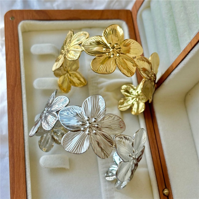 Flower Sweet Bracelet, image 1 of 6